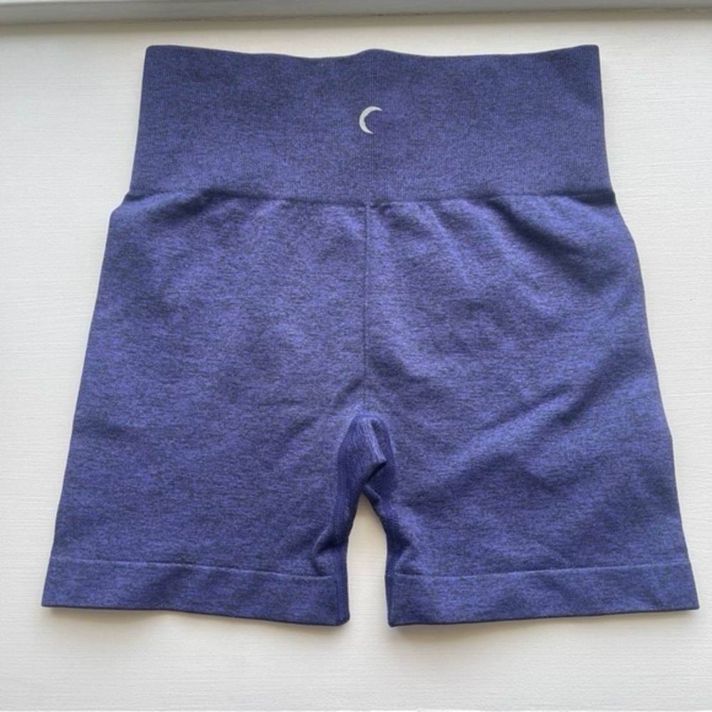 ZYIA Navy Seamless Hustle Short Size Small